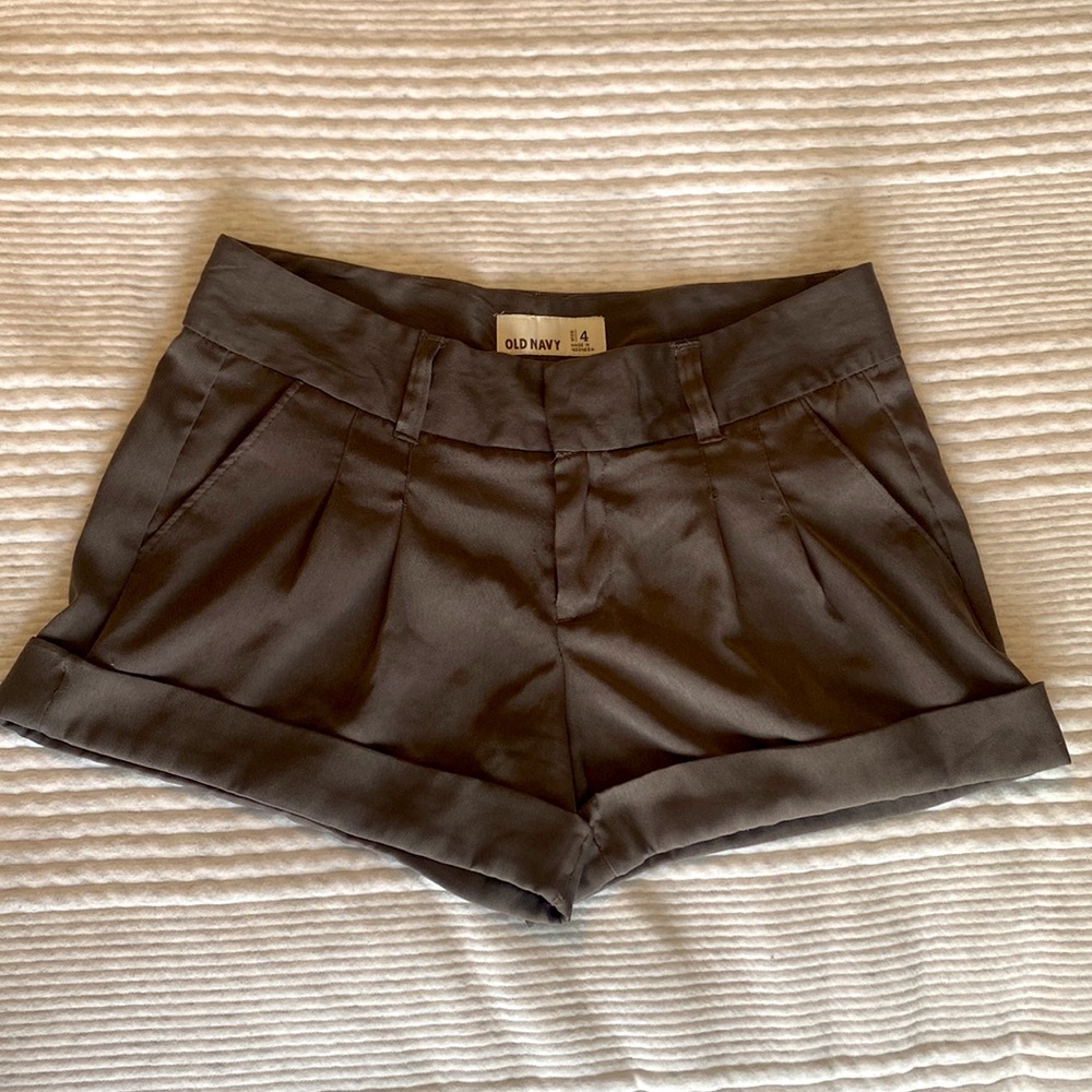 Old Navy Women’s Supersoft Pleated Trouser Shorts Size 4